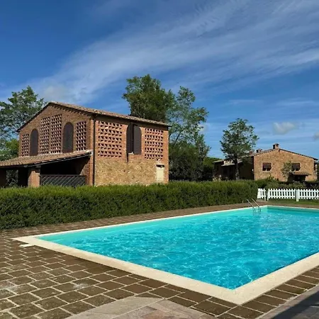 With Garden And Pool Apartment *