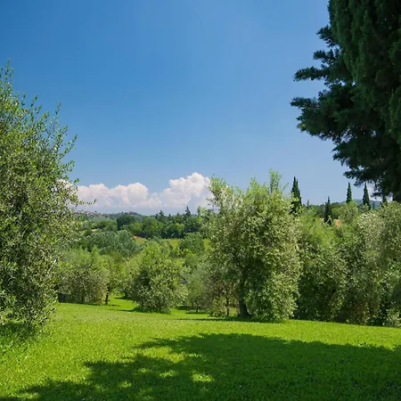 With Garden And Pool Apartment *