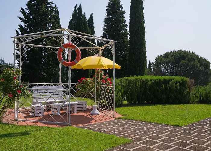 In Tuscany With Pool & Scenic Views