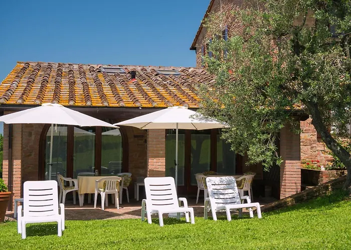 Apartment In Tuscany With Pool & Scenic Views
