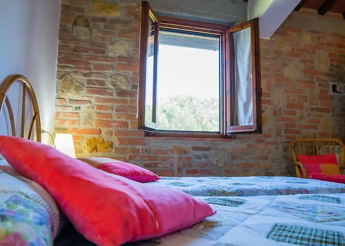 Apartment In Tuscany With Pool & Scenic Views